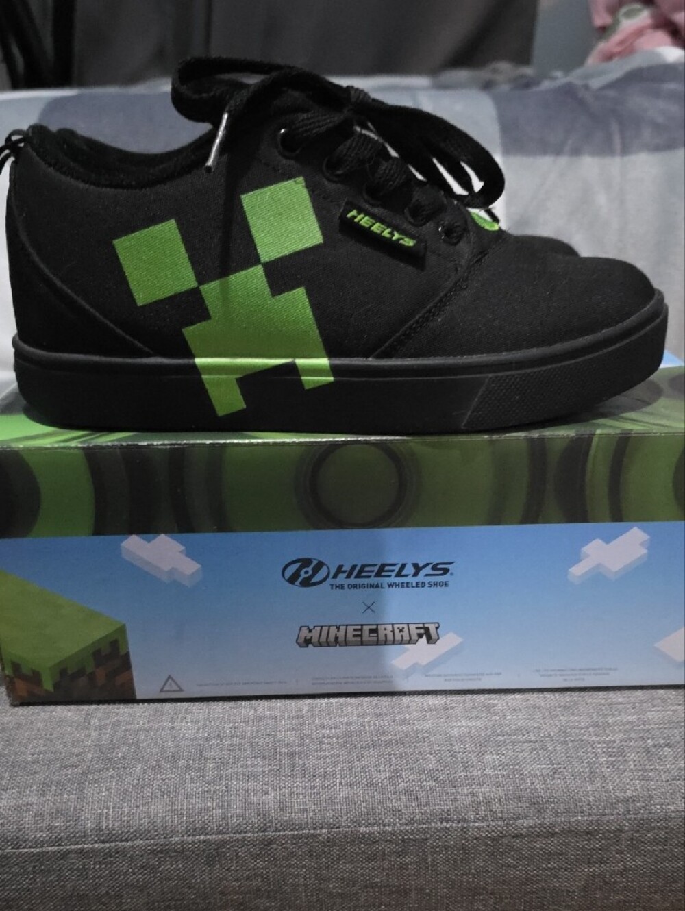 Heelys Minecraft Shoes-Size 4Y